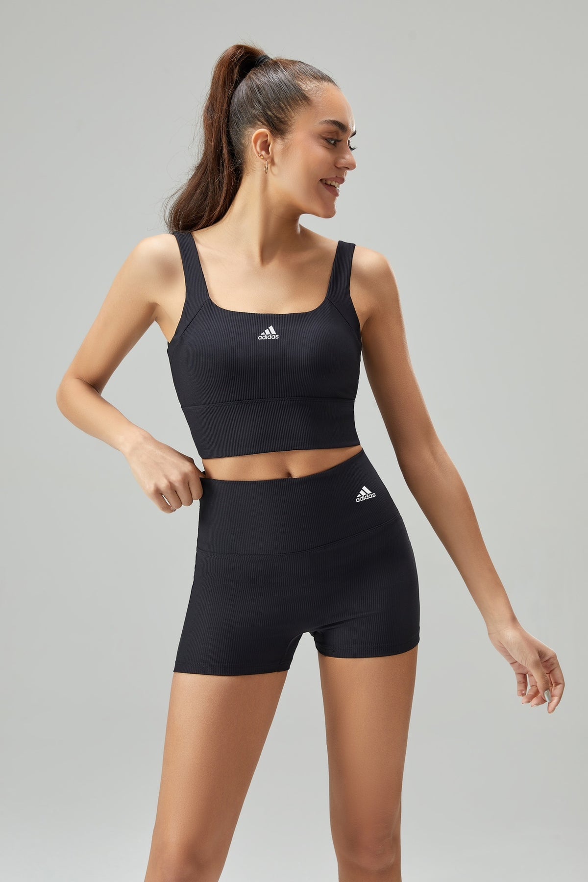 Conjunto Adidas Feminino Top+Short