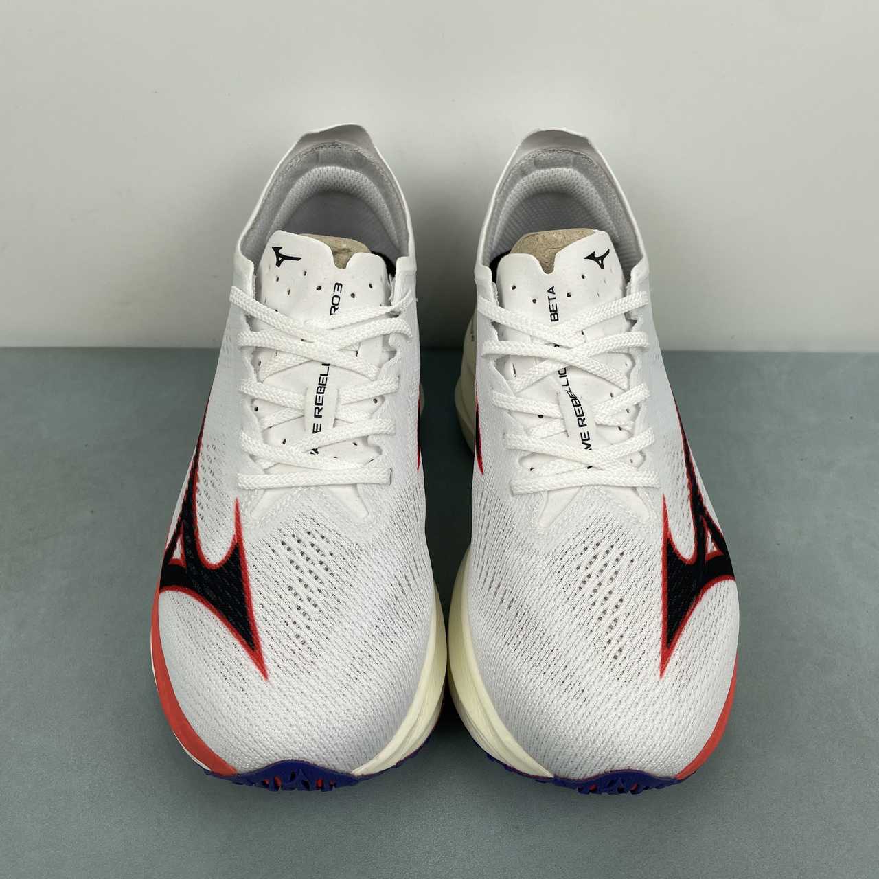 Mizuno Wave Rebellion Pro 3