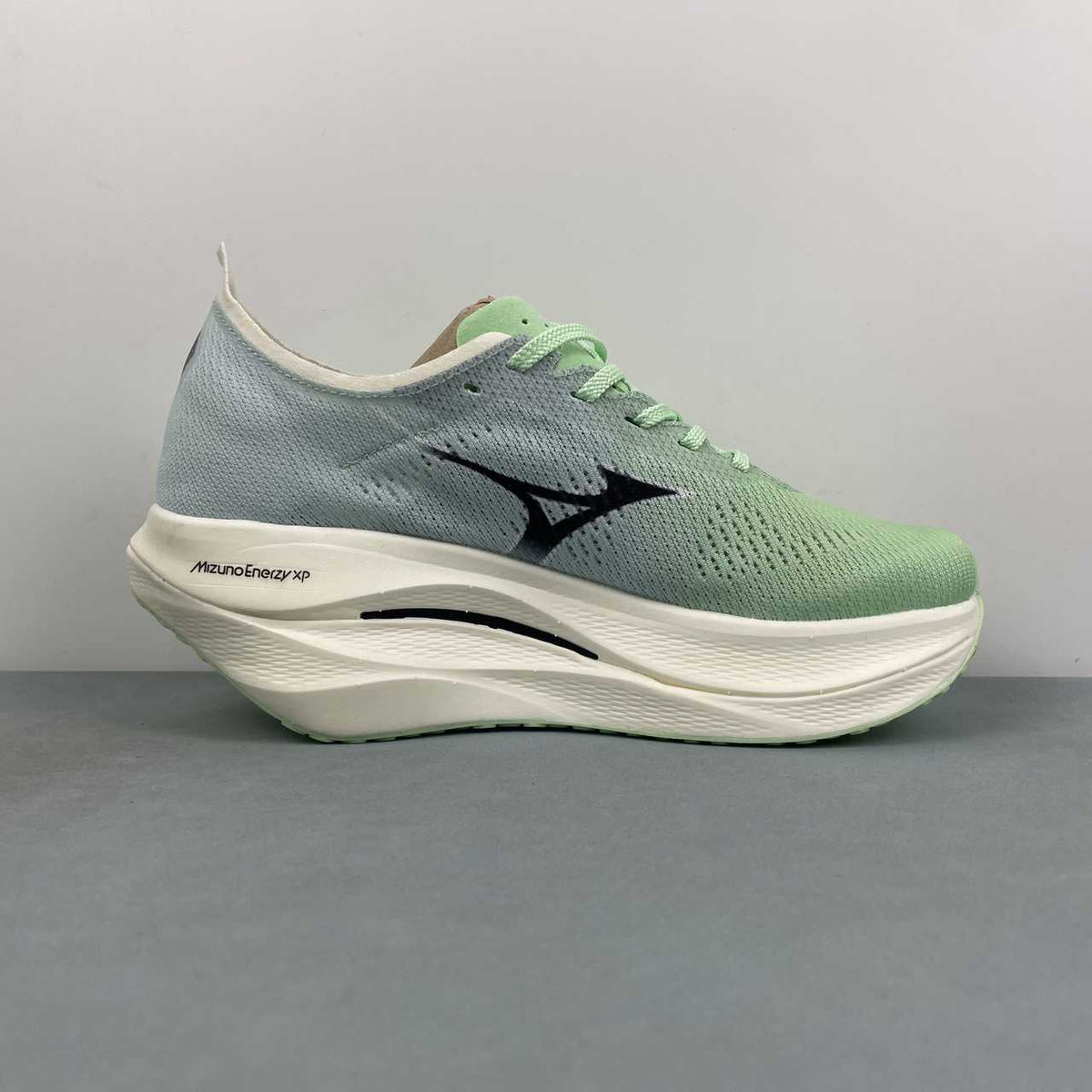 Mizuno Wave Rebellion Pro 3
