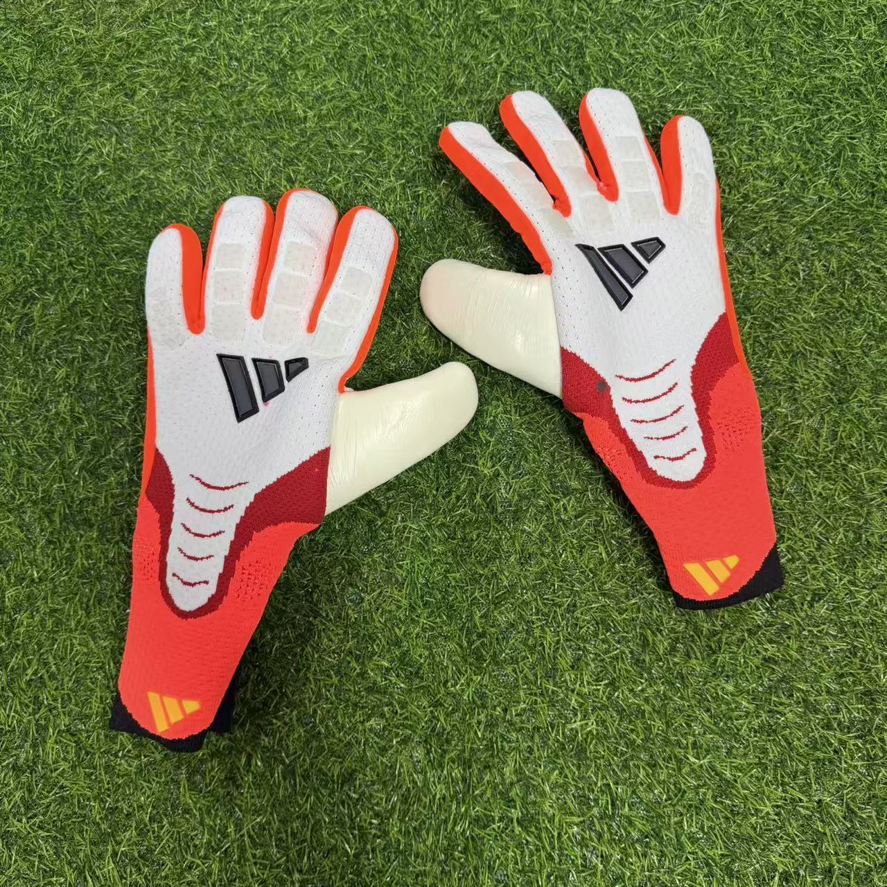 Luva De Goleiro Adidas Predator Pro