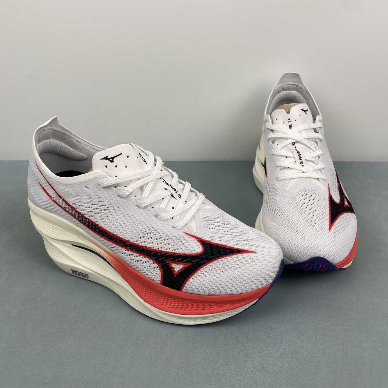 Mizuno Wave Rebellion Pro 3