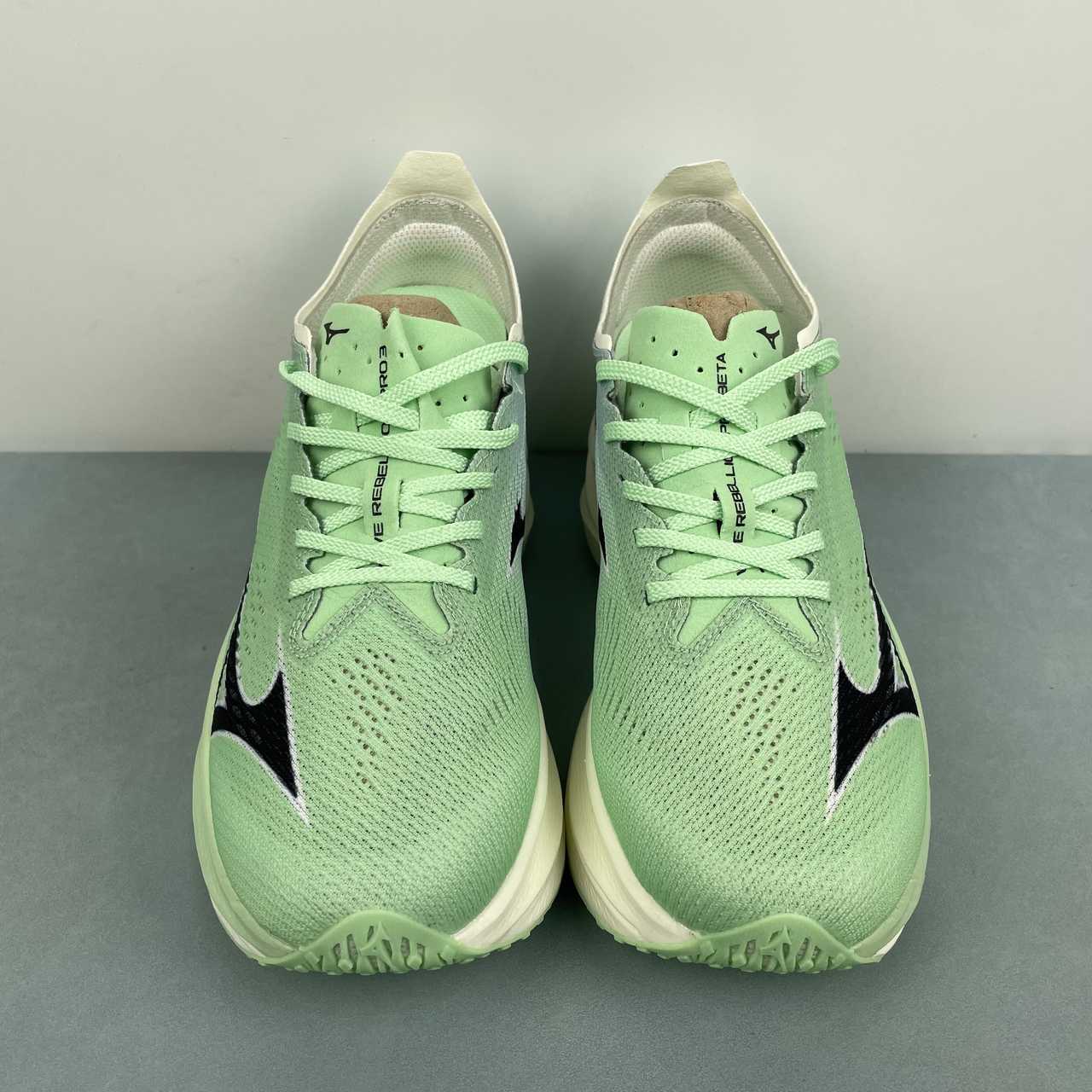 Mizuno Wave Rebellion Pro 3