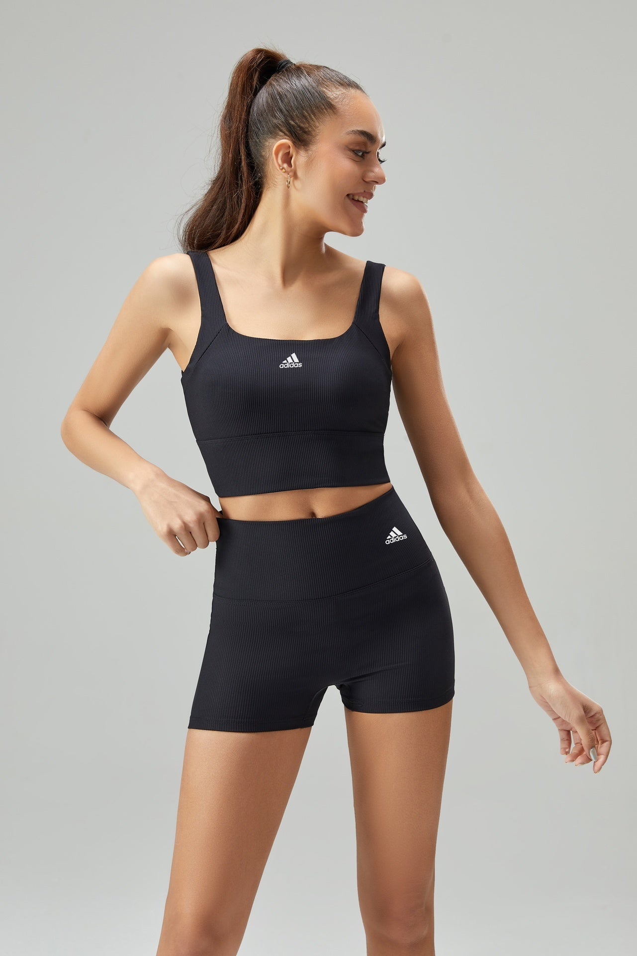 Conjunto Adidas Feminino Top+Short