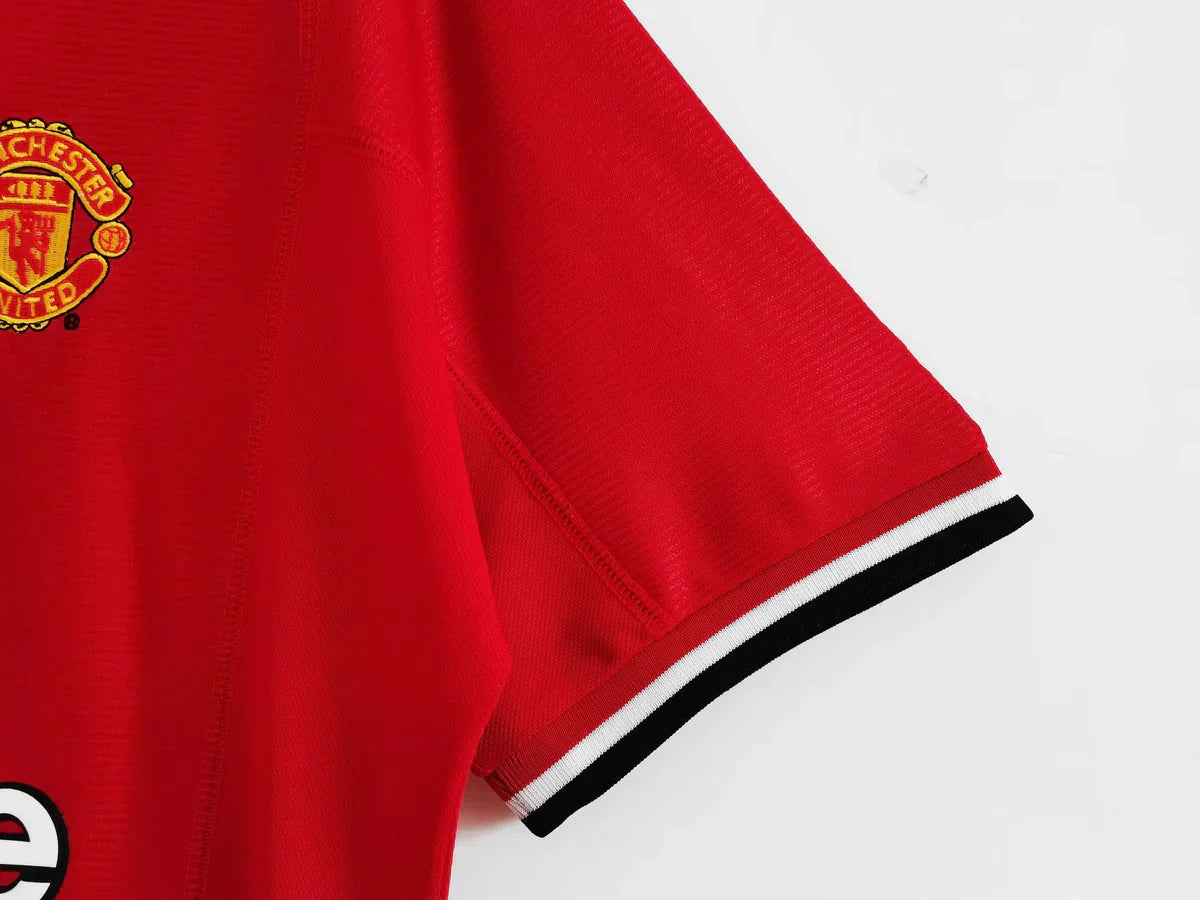 Camisa Manchester United  Retrô 2000/02 - Vermelha